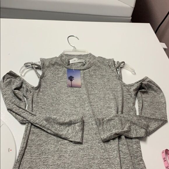 My LAnd Strappy Cold Shoulder Long Top Small NWT - Picture 5 of 7